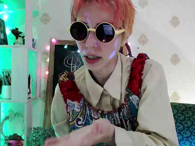 Lady_Gopnique webcam