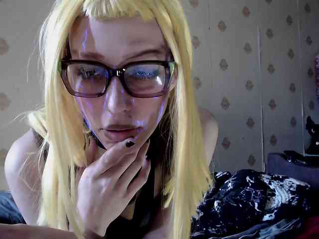 Lady_Gopnique webcam