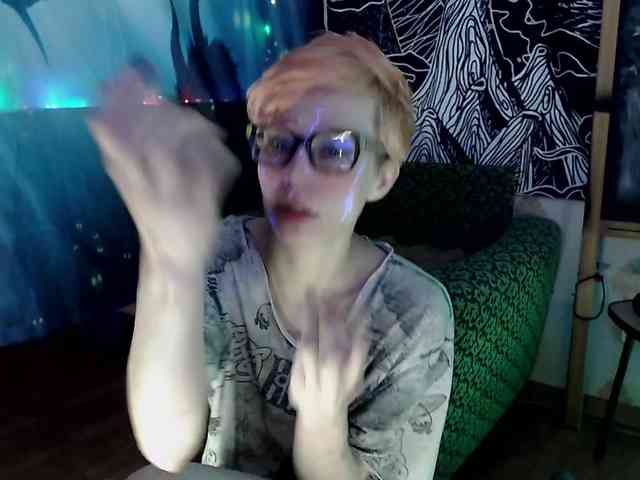 Lady_Gopnique webcam