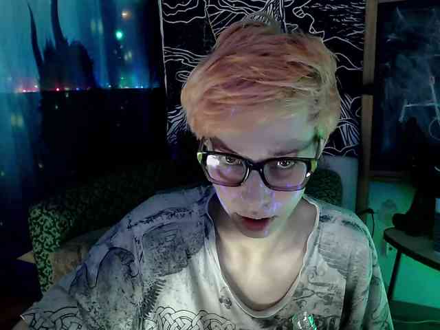 Lady_Gopnique webcam