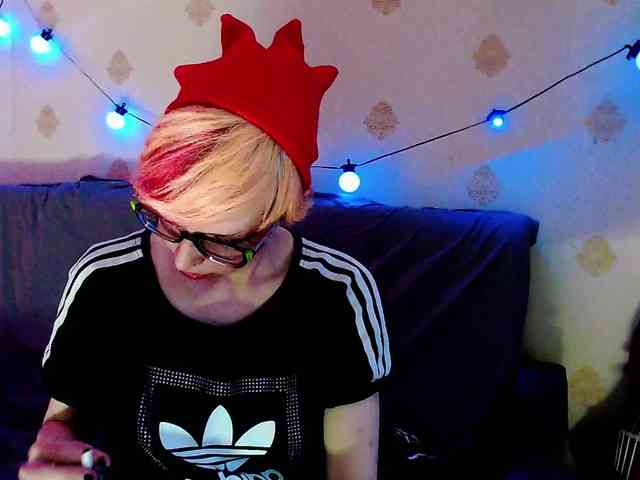Lady_Gopnique webcam