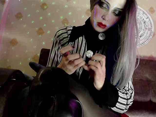Lady_Gopnique webcam