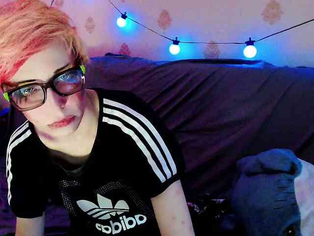 Lady_Gopnique webcam