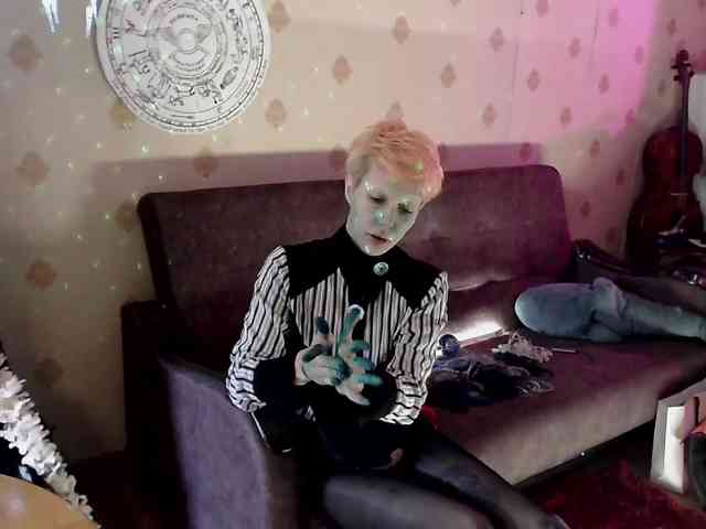 Lady_Gopnique webcam