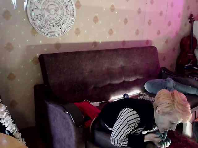 Lady_Gopnique webcam