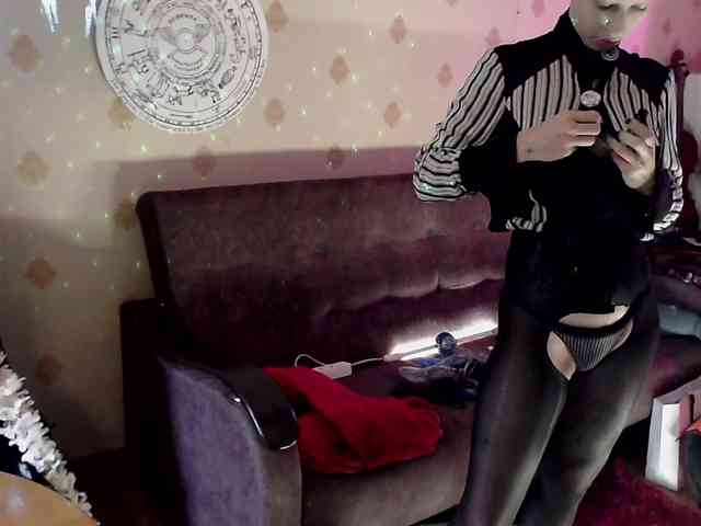 Lady_Gopnique webcam