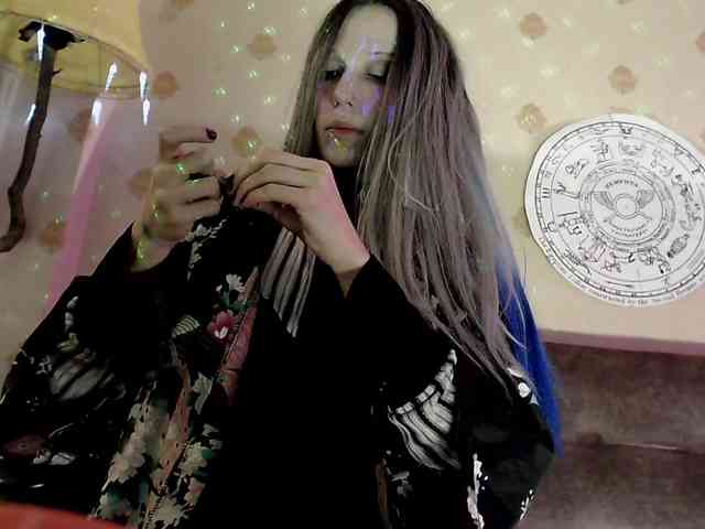 Lady_Gopnique webcam
