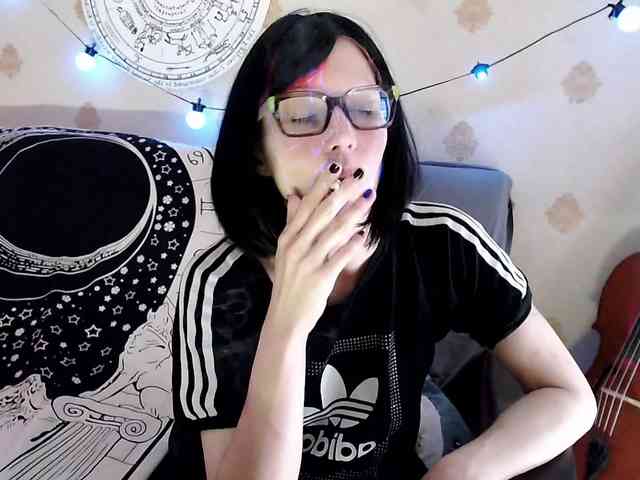Lady_Gopnique webcam