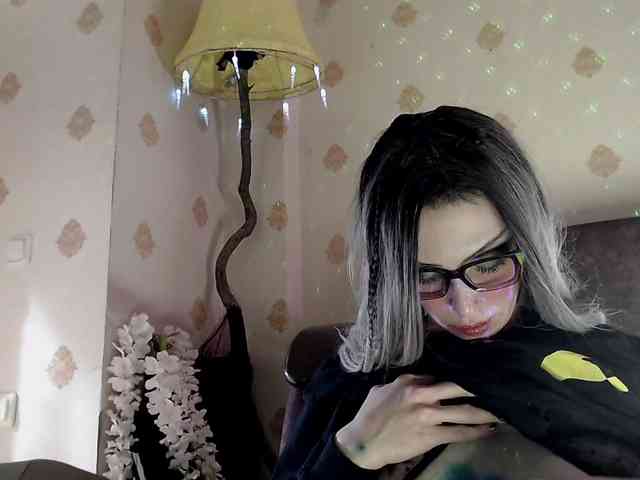 Lady_Gopnique webcam