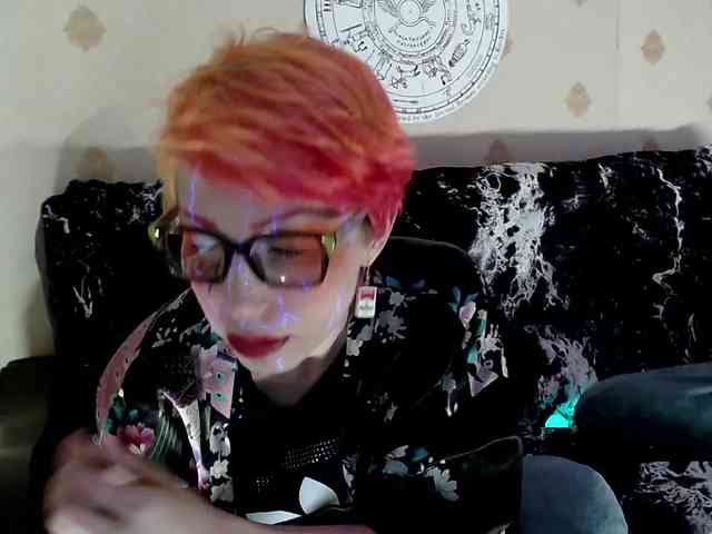 Lady_Gopnique webcam