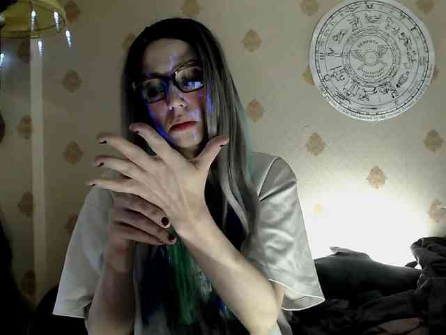 Lady_Gopnique webcam