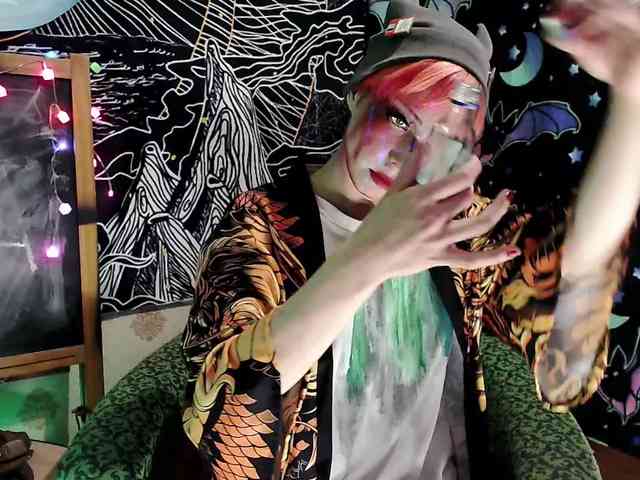 Lady_Gopnique webcam