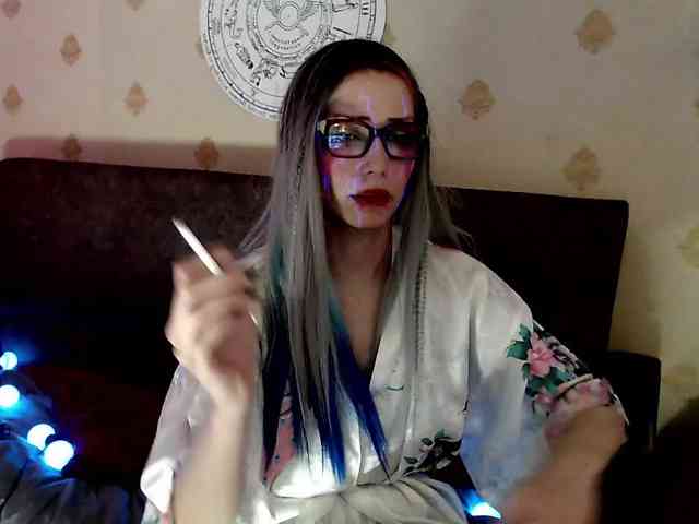 Lady_Gopnique webcam