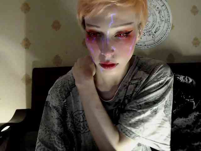 Lady_Gopnique webcam