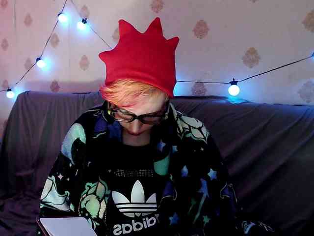 Lady_Gopnique webcam