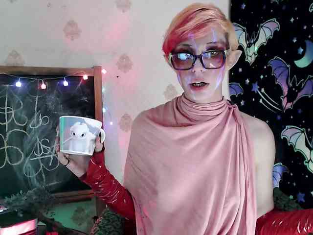 Lady_Gopnique webcam