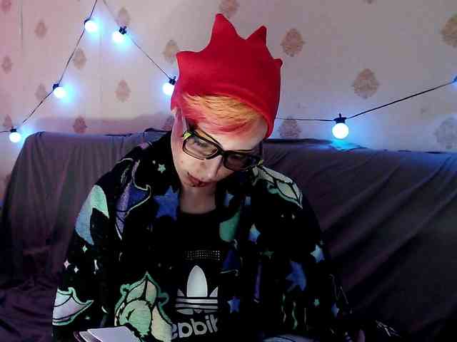 Lady_Gopnique webcam