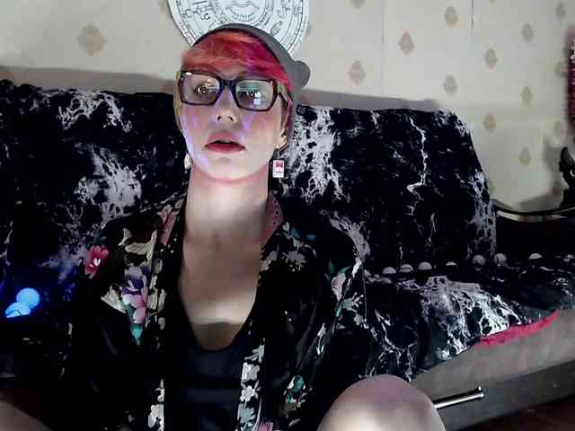 Lady_Gopnique webcam