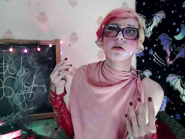 Lady_Gopnique webcam