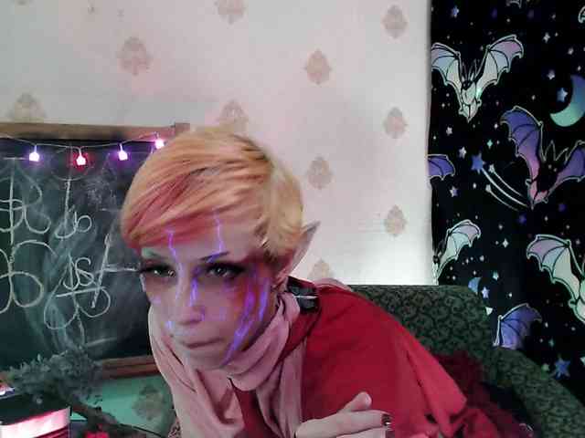 Lady_Gopnique webcam