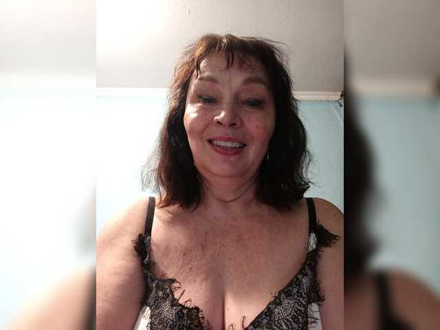 asya18's BongaCams show and profile