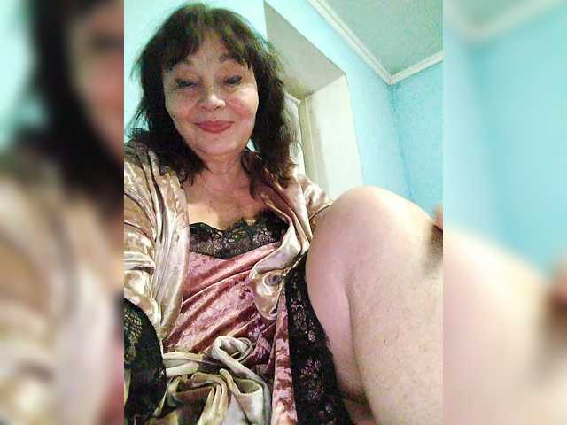 asya18's BongaCams show and profile