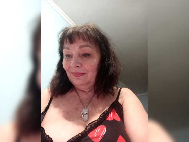 asya18's BongaCams show and profile