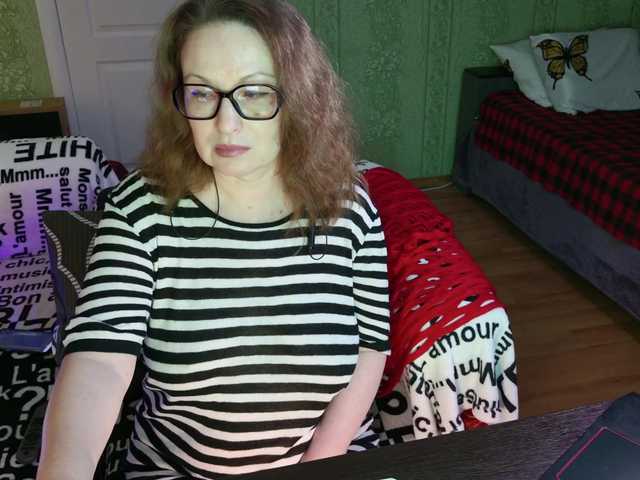 MeganIris live cam profile