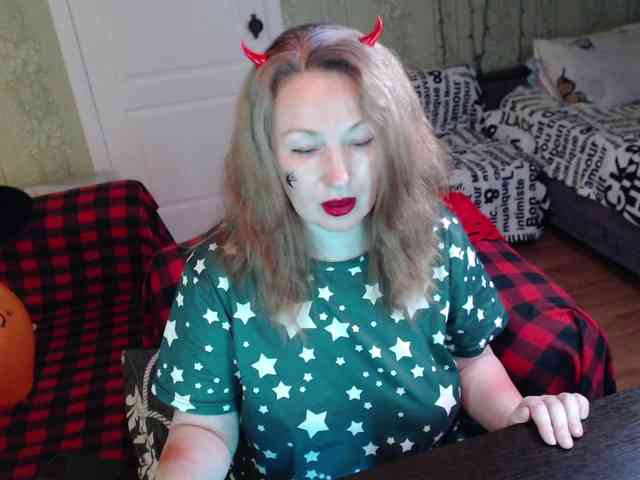 MeganIris webcam