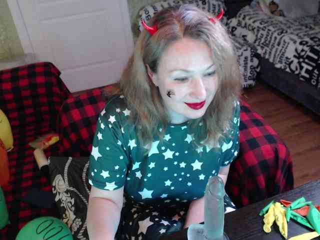 MeganIris webcam