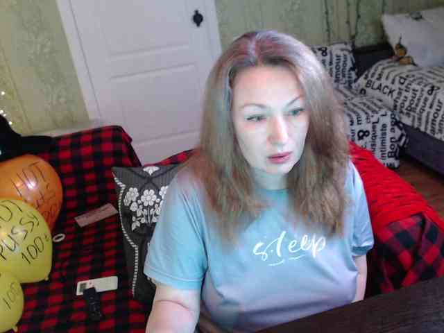 MeganIris webcam