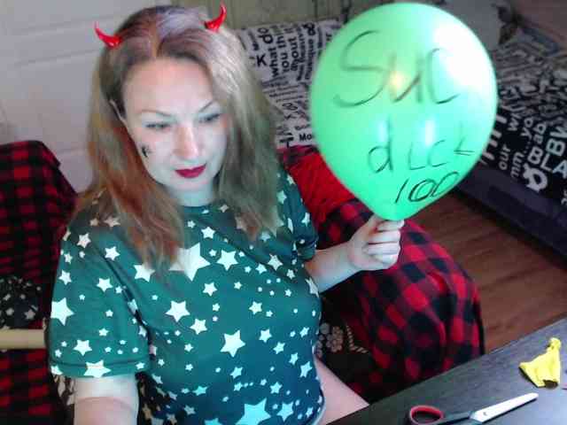 MeganIris webcam