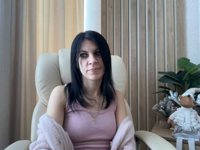 InjaAtHome's BongaCams show and profile