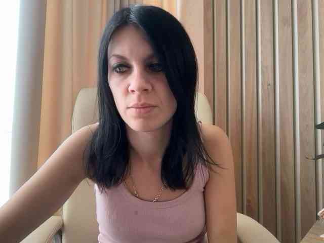 chat cam room InjaAtHome