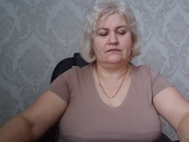 AngelaFamez's BongaCams show and profile