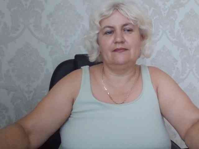AngelaFamez webcam