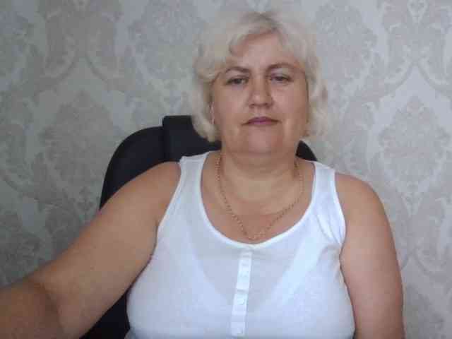 AngelaFamez webcam