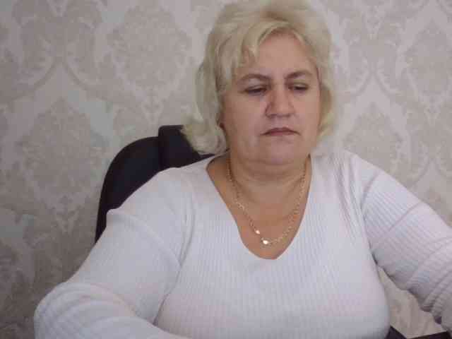AngelaFamez webcam