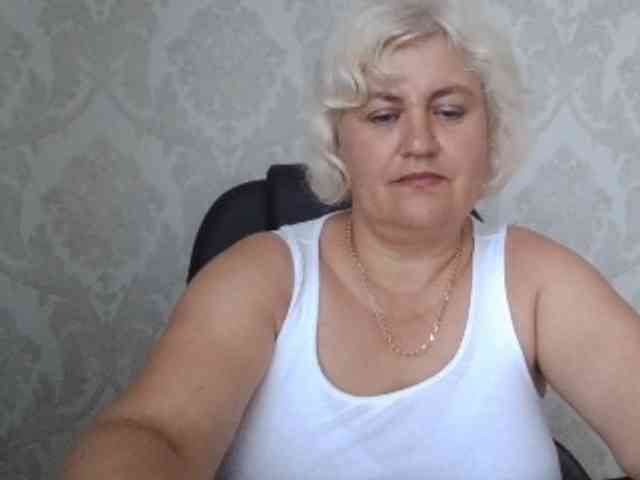 AngelaFamez webcam