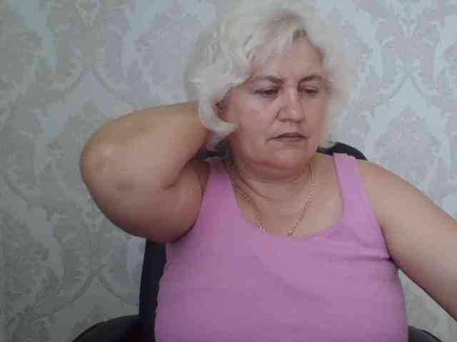 AngelaFamez webcam