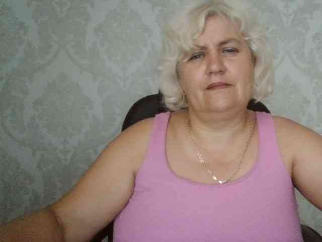 AngelaFamez webcam