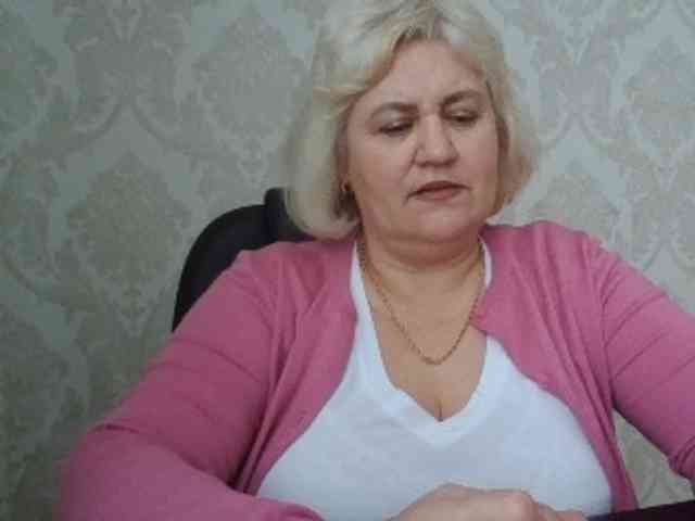 AngelaFamez Live Webcam on BongaCams