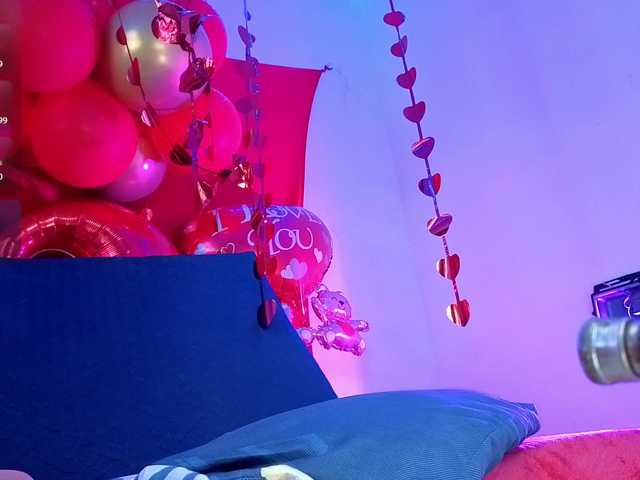 Kloe-Lopez's BongaCams show and profile