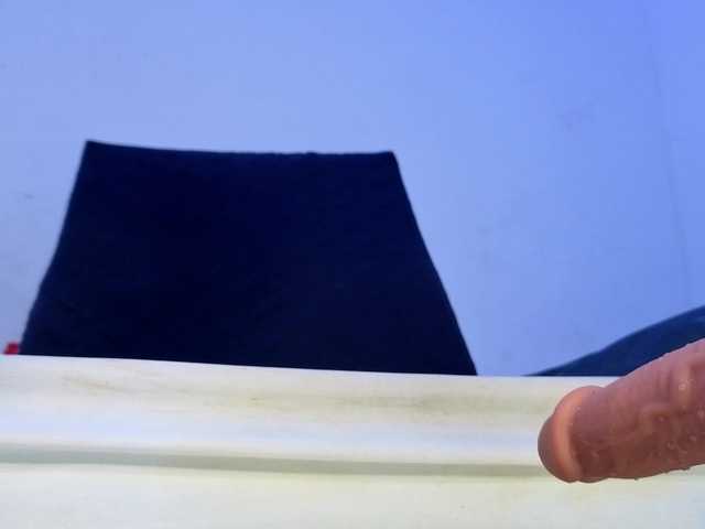 Kloe-Lopez's BongaCams show and profile