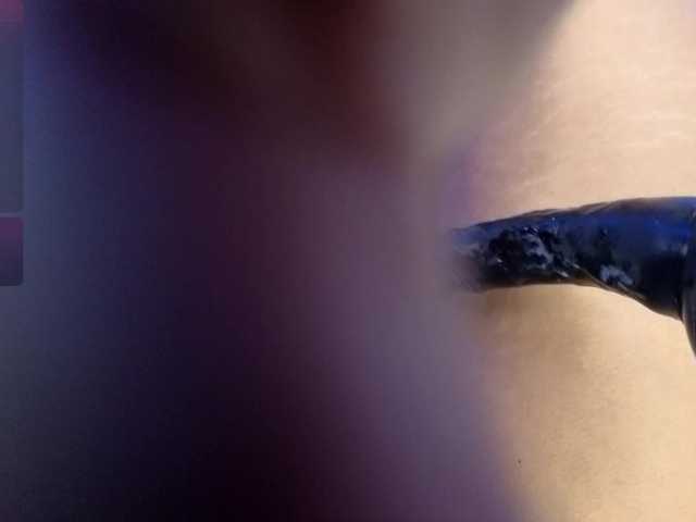 Kloe-Lopez's BongaCams show and profile