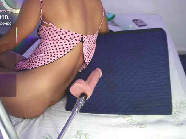 Kloe-Lopez webcam