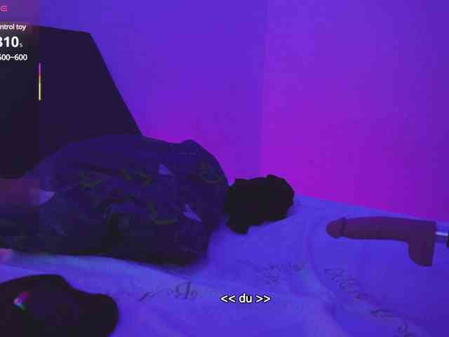Kloe-Lopez webcam