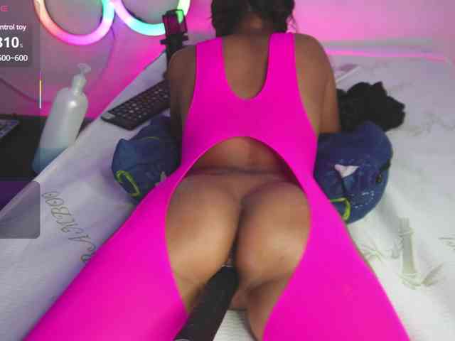 Kloe-Lopez webcam