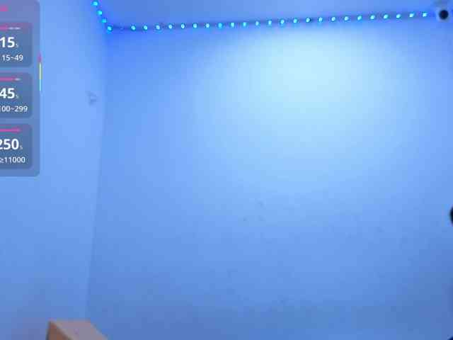 Kloe-Lopez webcam