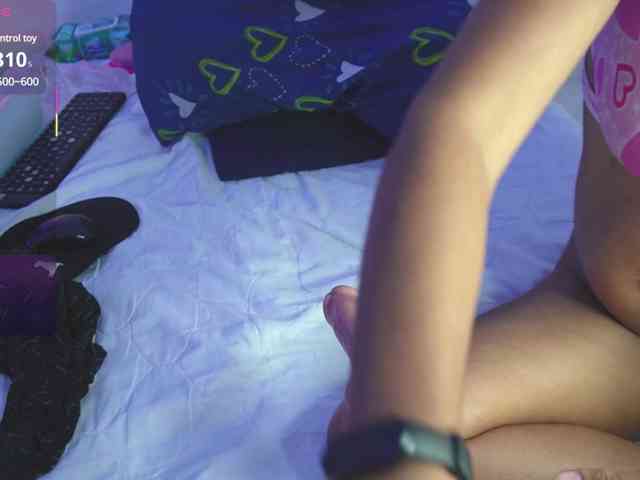 Kloe-Lopez webcam
